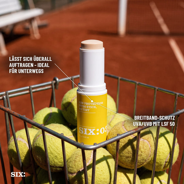 SPF50 Sonnenschutz-Stick in der Sonne – Hautpflege und Sonnenschutz beim Golf